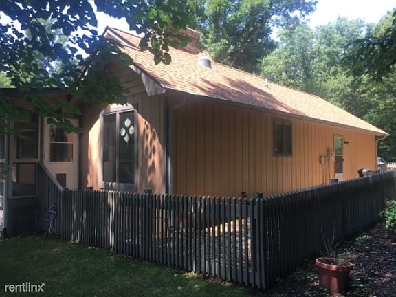 3rd image of 118 Sheffield Dr
