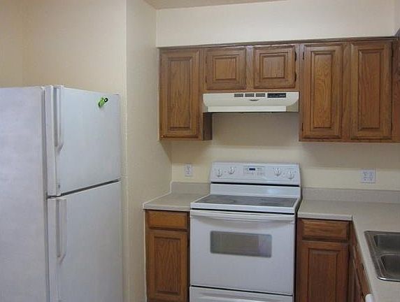 4th image of 2041 W Walnut St APT A