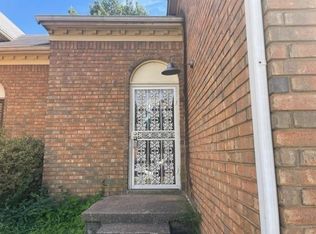 5843 Ridgehill Dr, Memphis, TN 38141