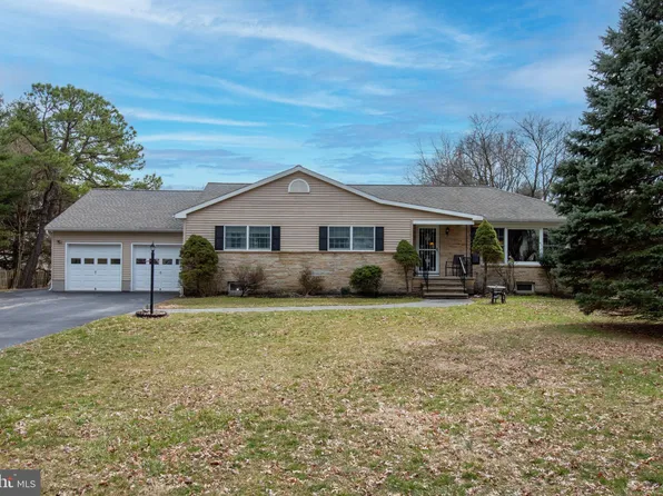 45 Hart Ave, Hopewell, NJ 08525
