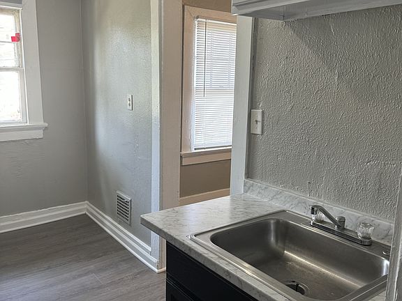 5th image of 920 Superior Ave #4