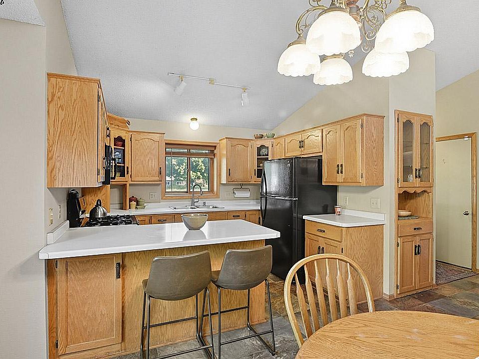 5716 Cardinal Ct, Saint Cloud, MN 56303 | Zillow