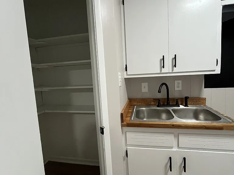 254 Lake Dr #6 — Photo 4