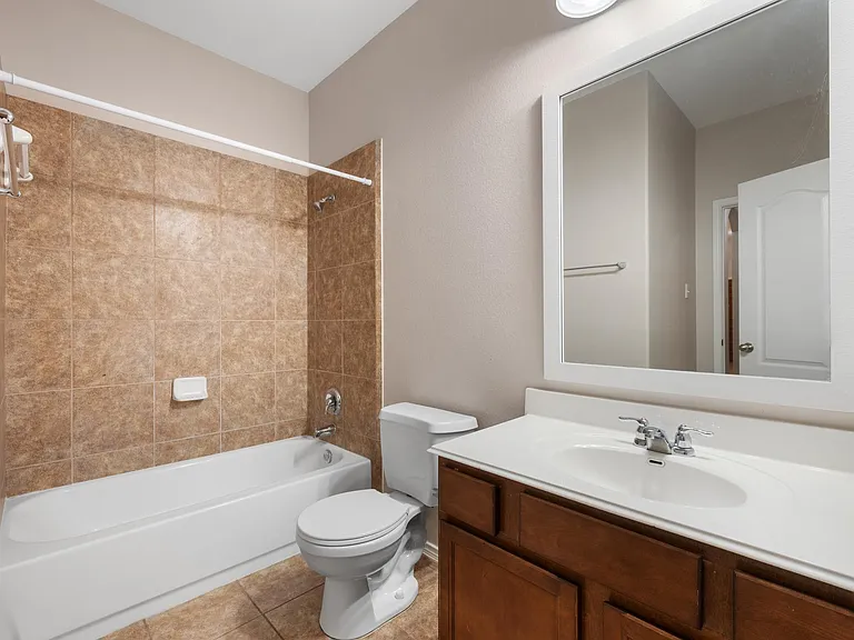 799 Clear Springs Holw — Photo 23
