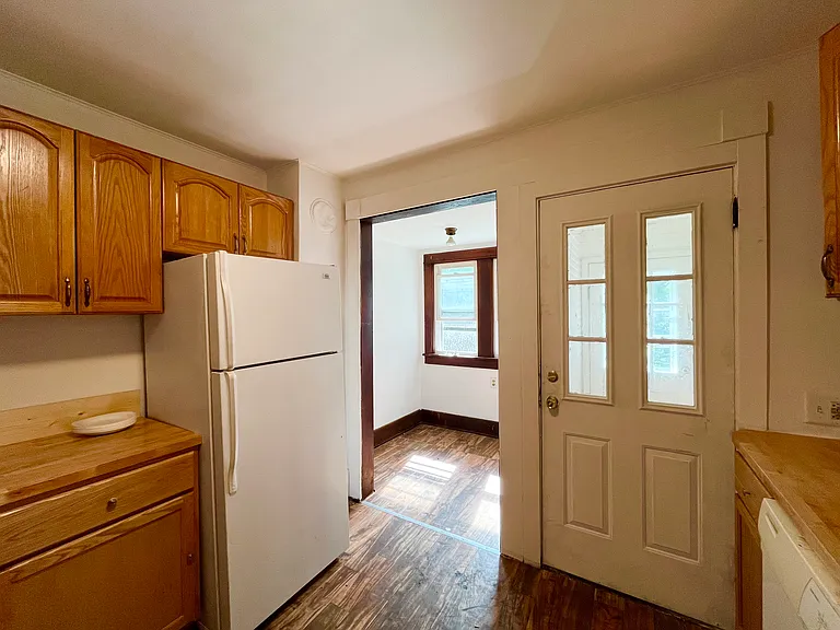 229 Medford St — Photo 6