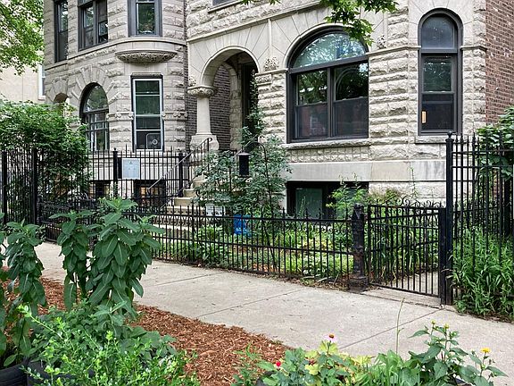 2nd image of 1347 N Maplewood Ave #2