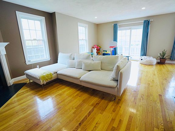 1st Floor - Living Room