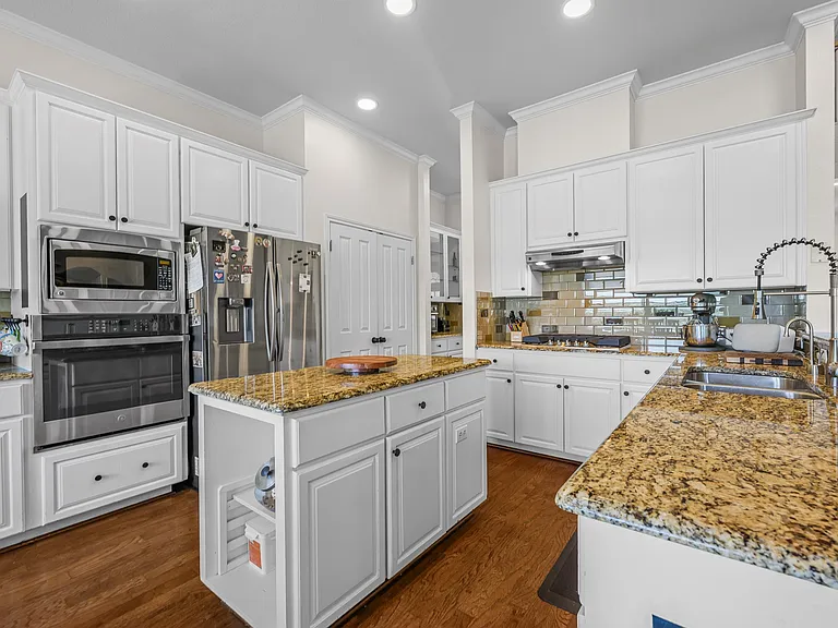 5004 Valburn Ct — Photo 5