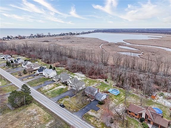 4th image of 94 Long Pond Rd