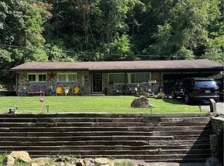 52736 Fisher Hill Rd, Clarington, OH 43915