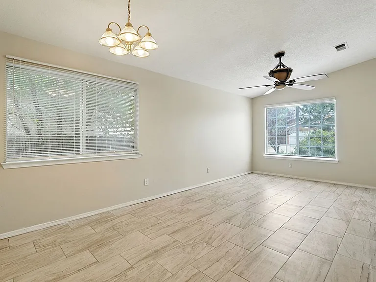 6505 Evesham Rd NW — Photo 7