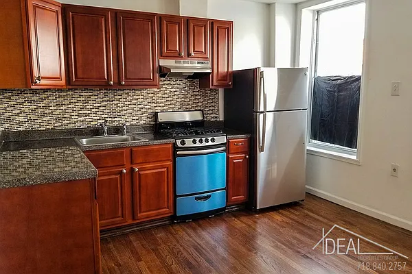 Rented by Ideal Properties Group | media 2