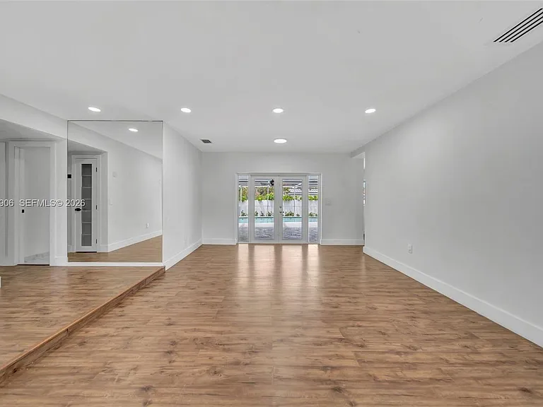 15010 NE 7th Ave #0 — Photo 14