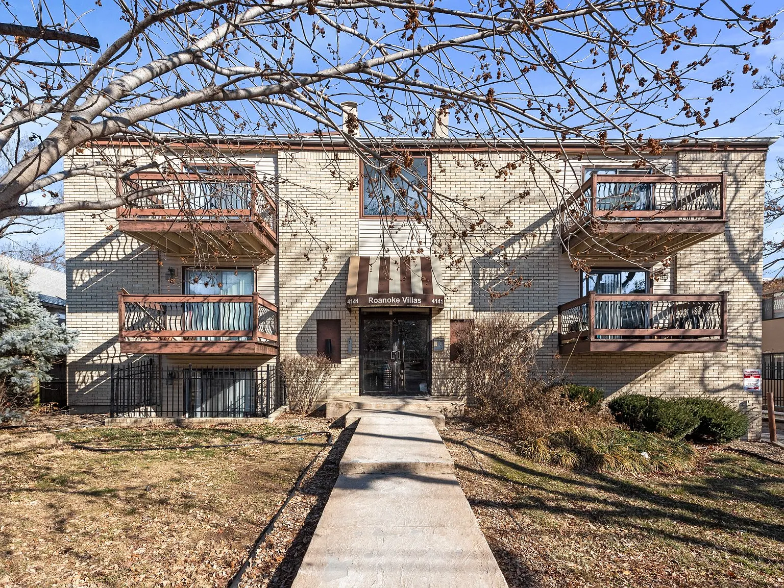 Roanoke Villas — Photo 2