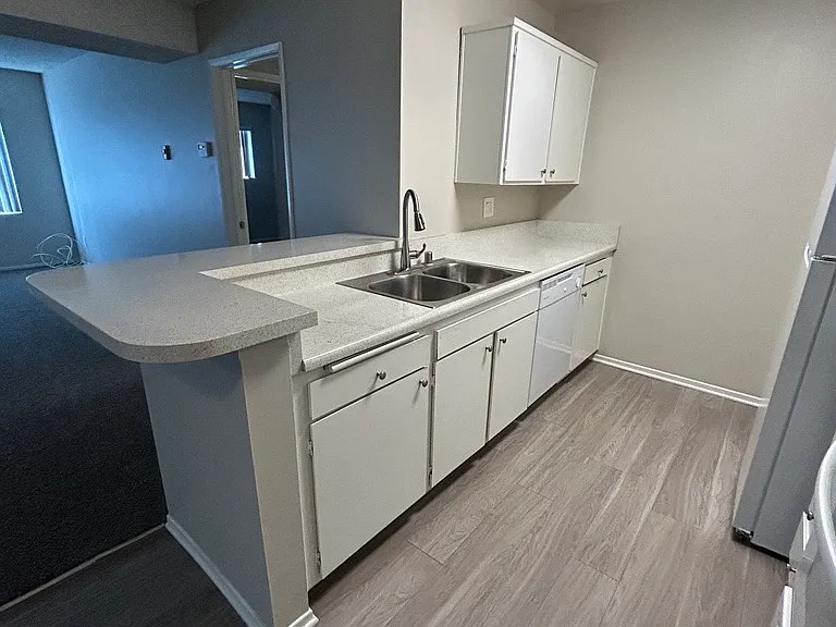 Taylor Garden Apartments — Photo 28
