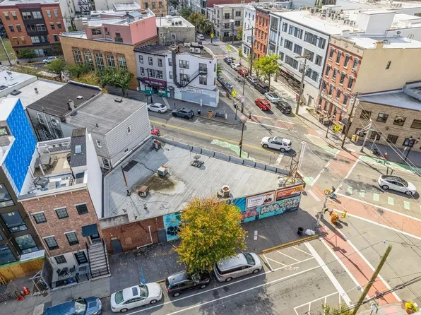 306-310 Newark Avenue image 9 of 12