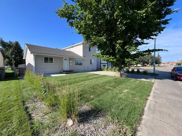 10531 N 104th Ave, Grande Prairie, AB T8V 1G2