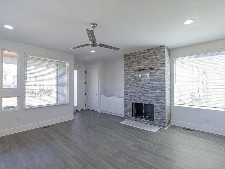 1713A Simpkins St — Photo 5