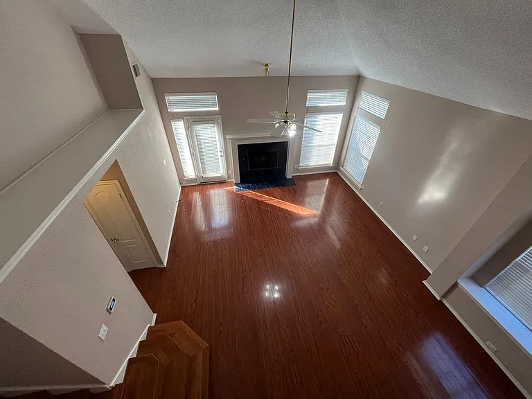 3051 Renaissance Ct — Photo 7