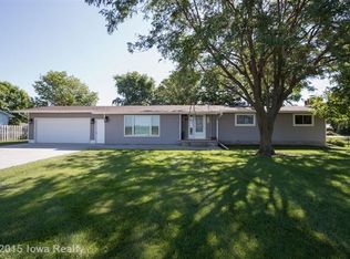 350 SW Walnut Ave, Earlham, IA 50072