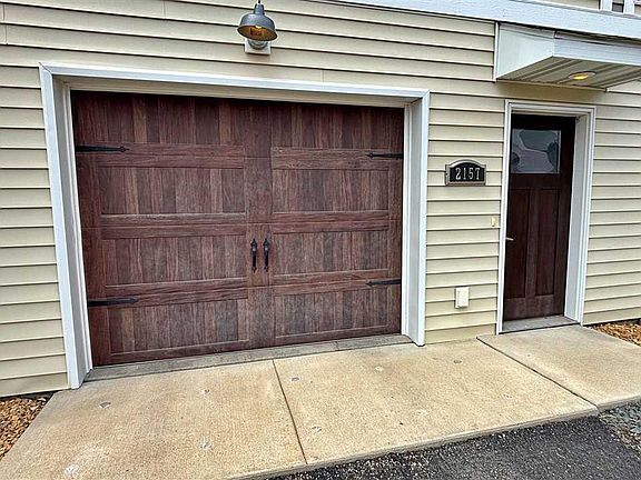 5th image of 2157 Rolling Green Ln