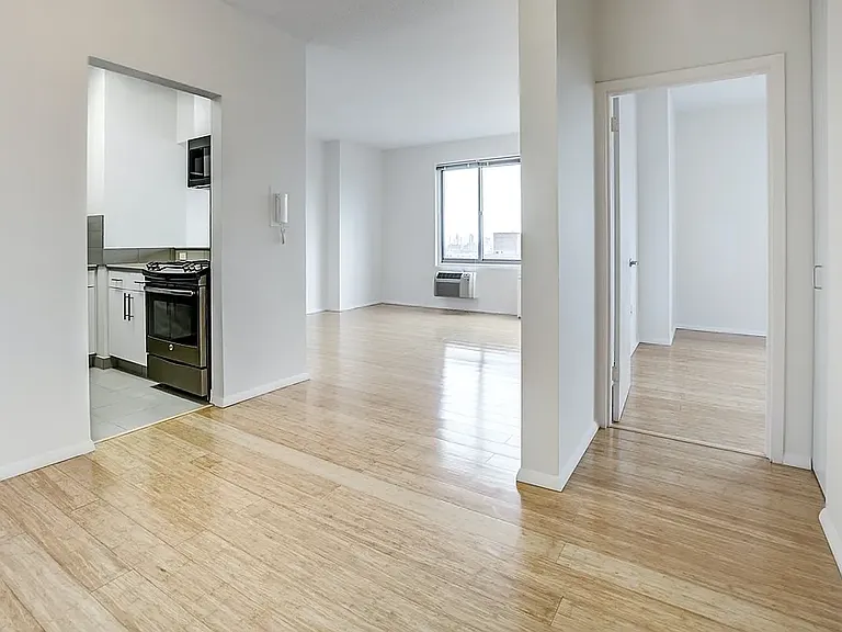520 2nd Ave #11A — Photo 2