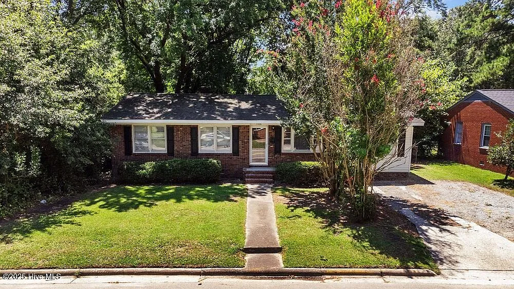 4 bed, 2.0 bath, $2,500 — Photo 1