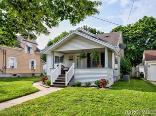 3884 30th St SW, Grandville, MI 49418