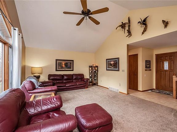 4th image of 8040 NW Beaver Dr