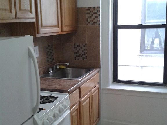 5th image of 3118 34th St APT 3