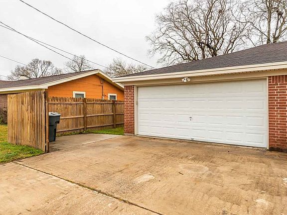 2nd image of 3720 Suncrest Dr