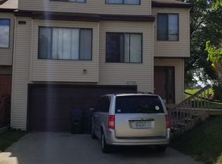 505 Westwinds Dr, Iowa City, IA 52246
