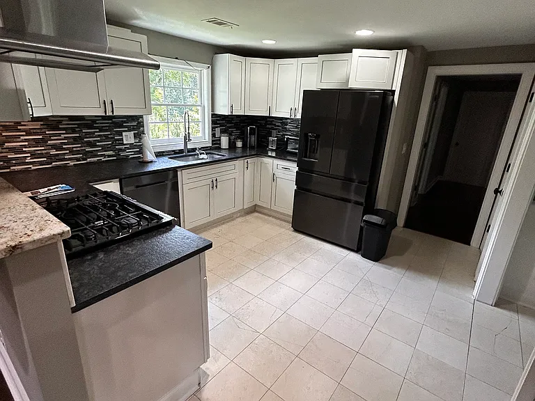 4687 Fowler St — Photo 15