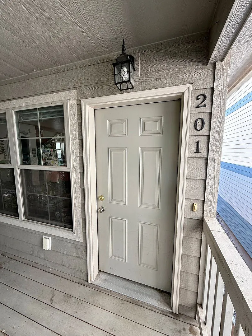 1315 Montana Street — Photo 2