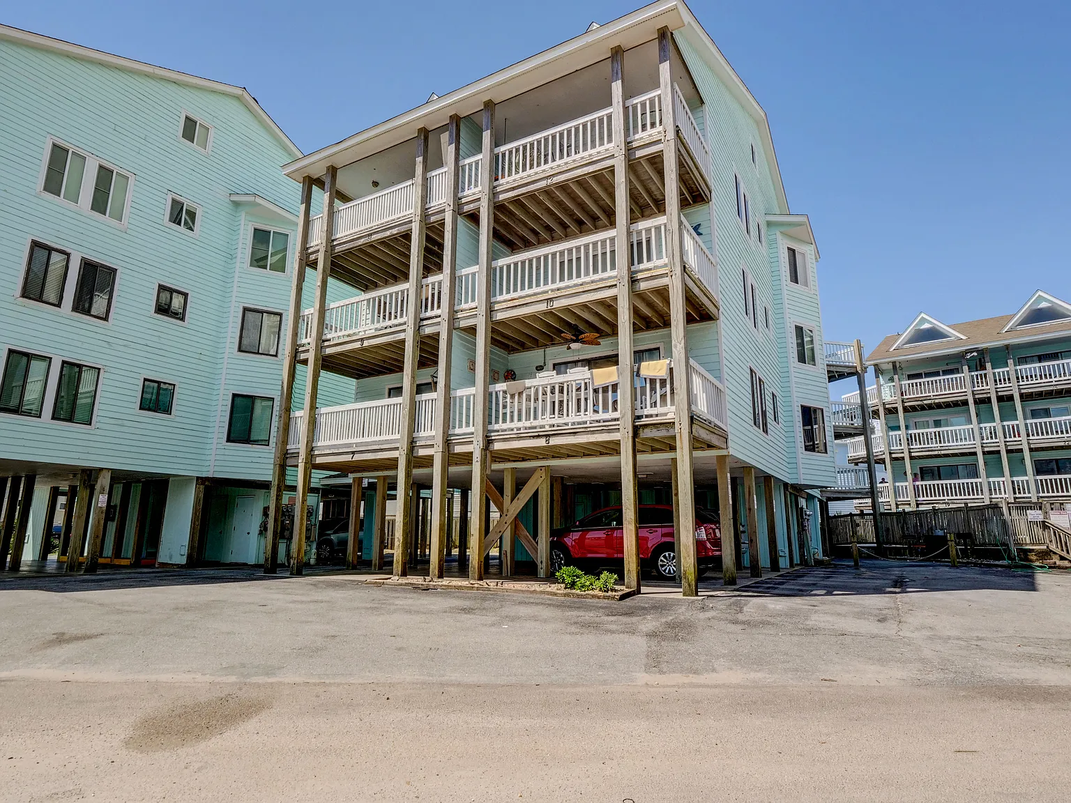 2 bed, 855 sqft, $2,100 — Photo 1