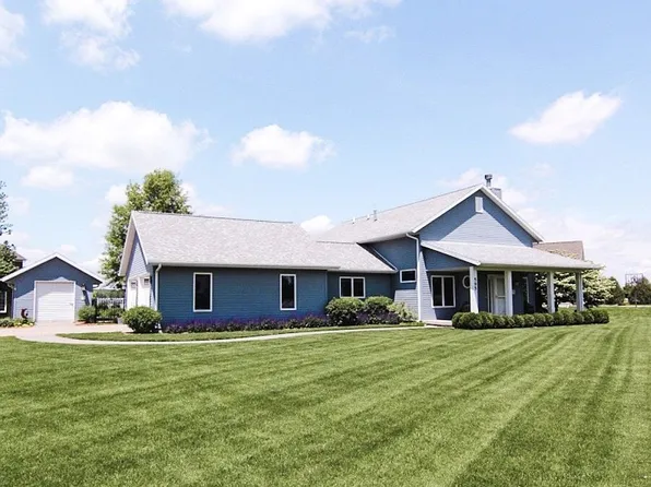 595 39th Ave, Amana, IA 52203