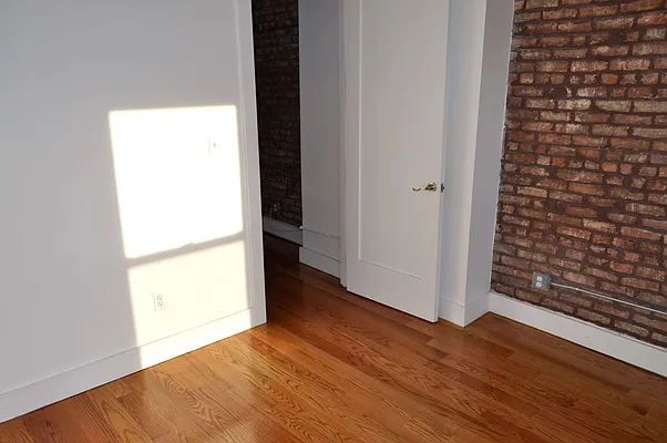 Rented by Premier Metro Realty Corp | media 30