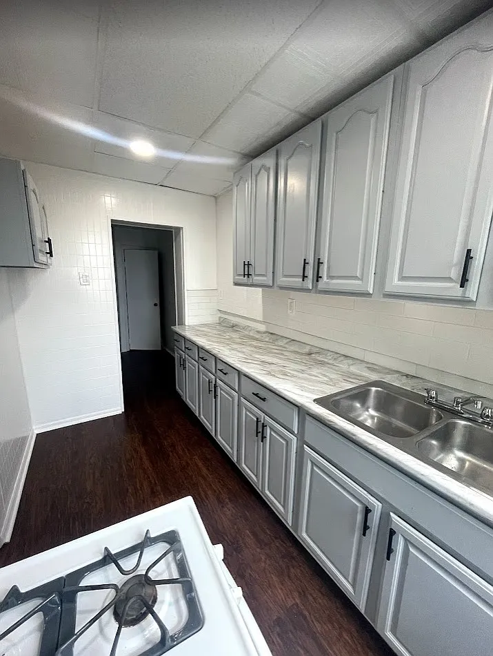 221 Orchard Place - 1 — Photo 4