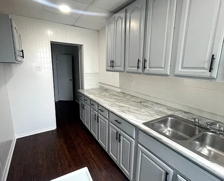 221 Orchard Pl — Photo 4