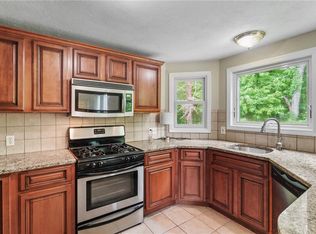 39 Stone Trl #D, North Providence, RI 02904