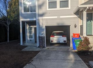 16938 NE Halsey St, Portland, OR 97230