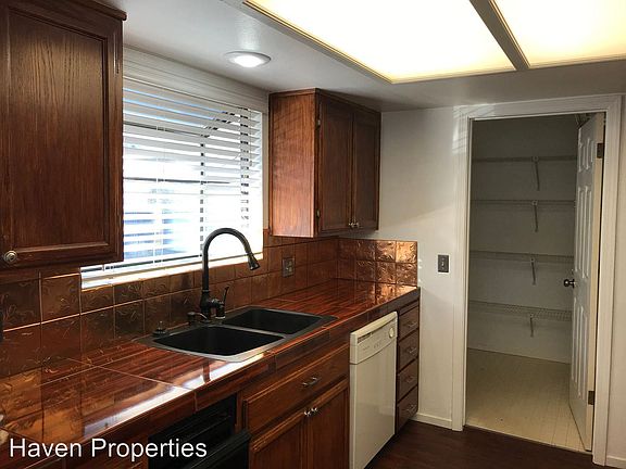 2nd image of 1340 Los Olivos Ave APT C
