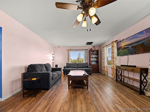4th image of 421 Lombar St