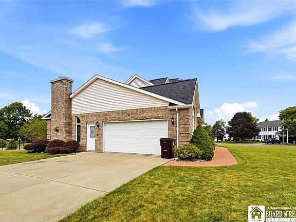 4th image of 30 Ashwood Ln