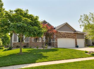 2721 NW 160th St, Clive, IA 50325
