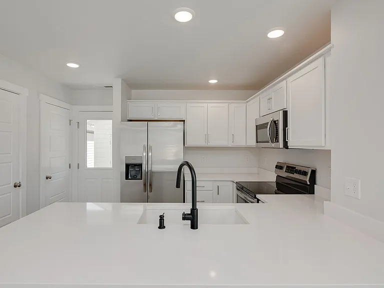 1673 S Arborwood Ln — Photo 9