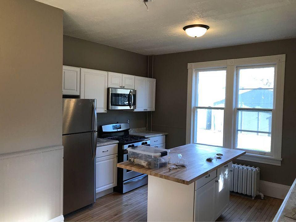 1403 N Broad St, Mankato, MN 56001 Zillow