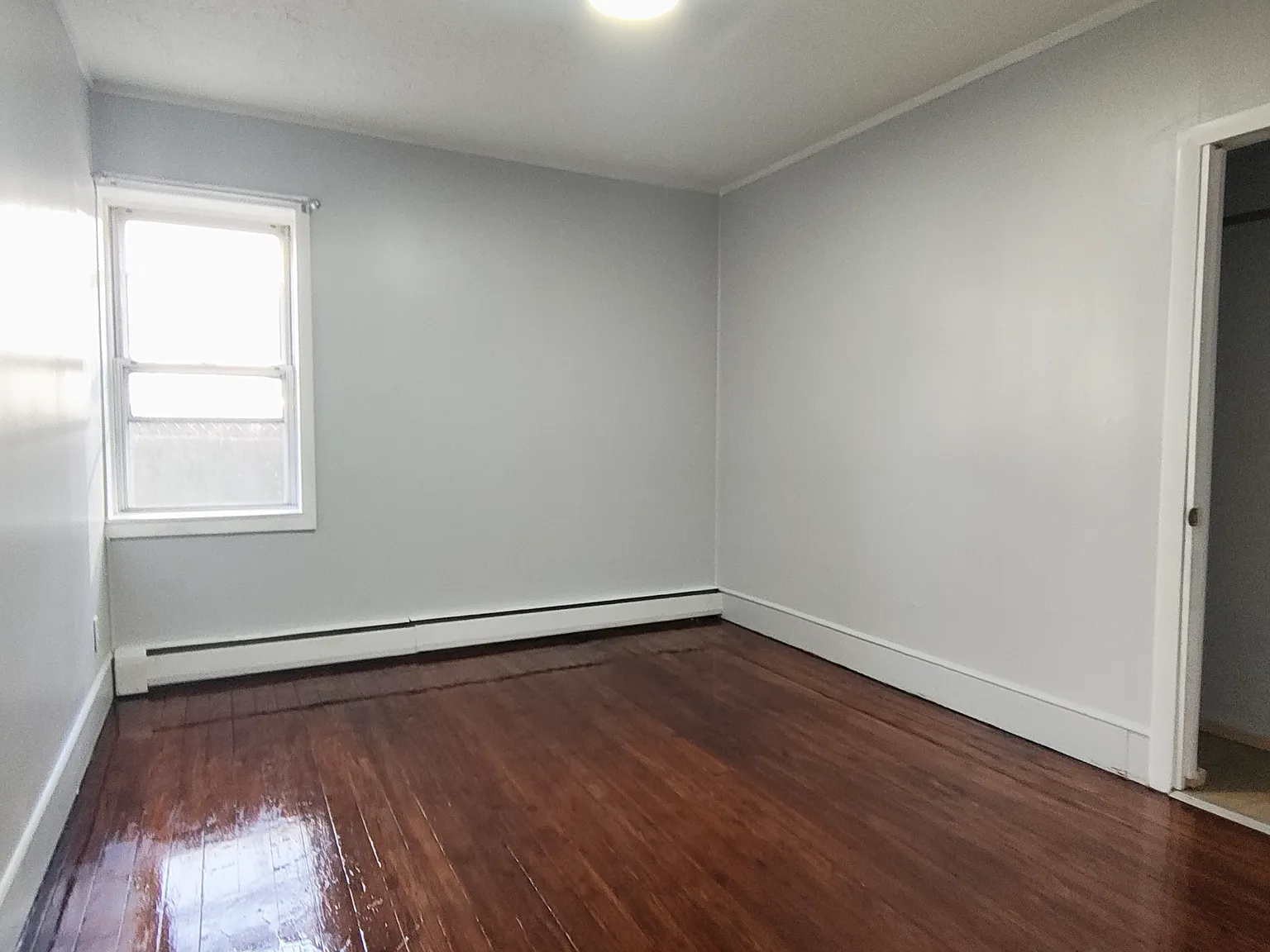 3 bed, 1000 sqft, $1,500 — Photo 4