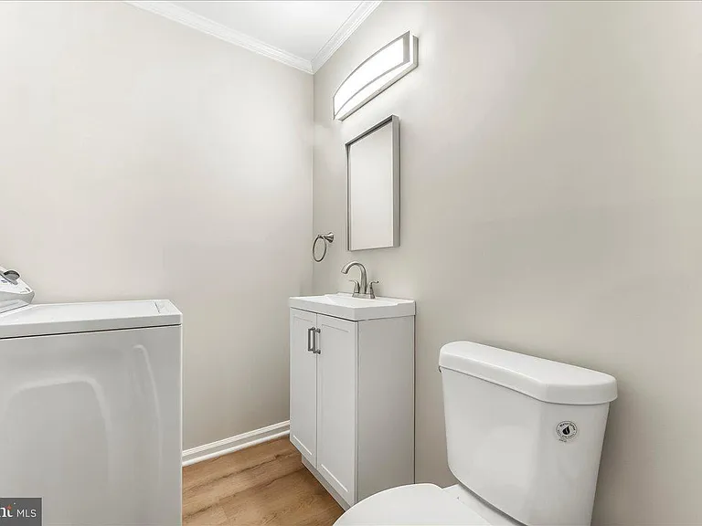 372 Wells Ter #372 — Photo 14