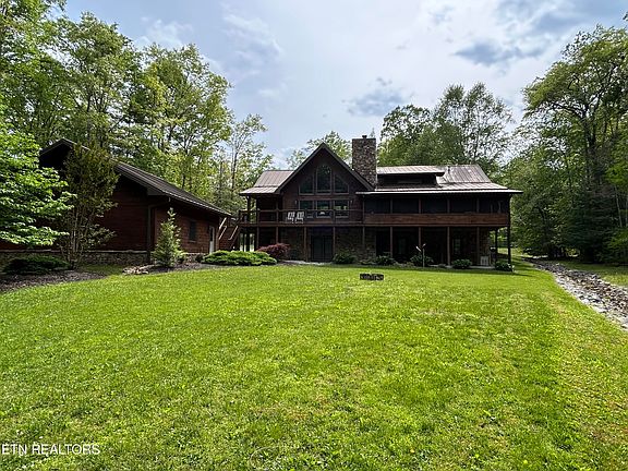 8th image of 150 Red Oak Dr